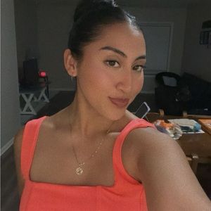 Meet your Posher, Nallely